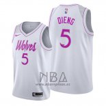 Camiseta Minnesota Timberwolves Gorgui Dieng NO 5 Earned Blanco